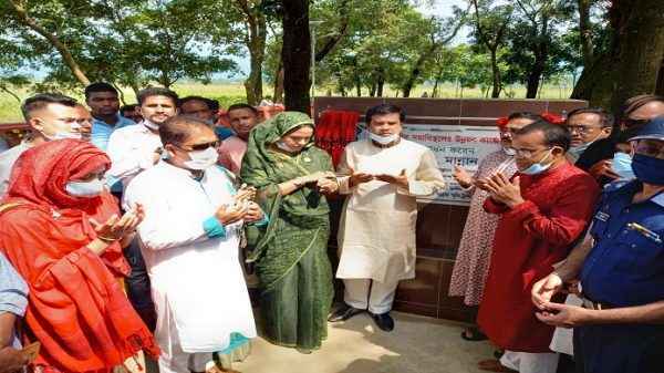 সুনামগঞ্জের সীমান্তে মহান মুক্তিযুদ্ধে শহীদ বীর মুক্তিযোদ্ধাদের সমাধিস্থলের উন্নয়ন কাজের উদ্বোধন - Banglar Mati