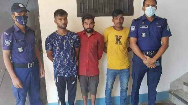 দিরাইয়ে তিন ইয়াবা ব্যবসায়ী গ্রেফতার - Banglar Mati