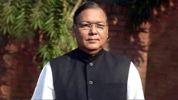 সাবেক কৃষিমন্ত্রীর বাসভবন থেকে কোটি টাকা ও স্বর্নালংকার উদ্ধার - Banglar Mati