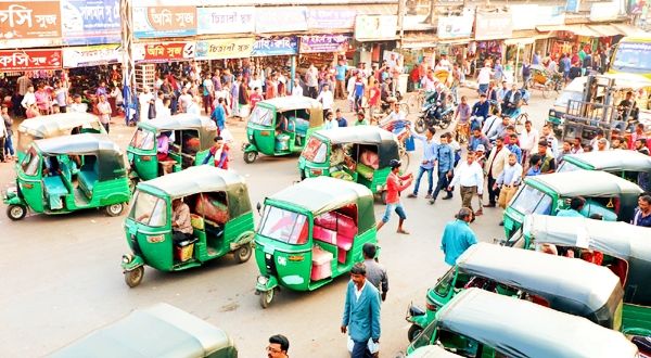 সিলেট নগরীর যত্রতত্র সিএনজি ও অটোরিকশার অবৈধ ষ্ট্যান্ড,তীব্র যানযটে জনদুর্ভোগ - Banglar Mati