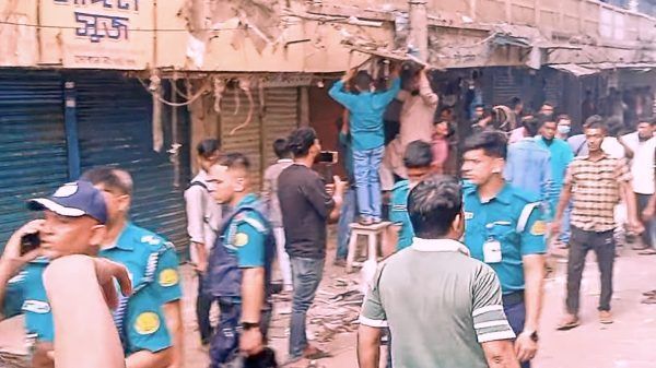 সিলেট নগরীতে যৌথবাহিনীর অবৈধ স্থাপনা উচ্ছেদ অভিযানের ২য় দিন - Banglar Mati