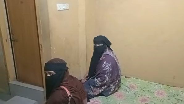 নগরীর বন্দর বাজার তালহা আবাসিকে ফজলুর পতিতা ব্যবসা জমজমাট - Banglar Mati