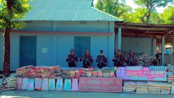 সিলেটে আবারো কোটি টাকার চোরাই পন্য আটক - Banglar Mati