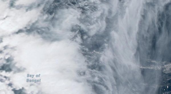 ঘুর্নিঝড় ফিনজাল আজ উপকুলে আঘাত হানবে - Banglar Mati