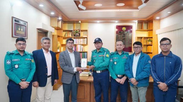 এসএমপি'র সহকারী পুলিশ কমিশনার মোঃ শাহজাহান ভূঁইয়ার বিদায় সংবর্ধনা অনুষ্ঠিতঃ - Banglar Mati