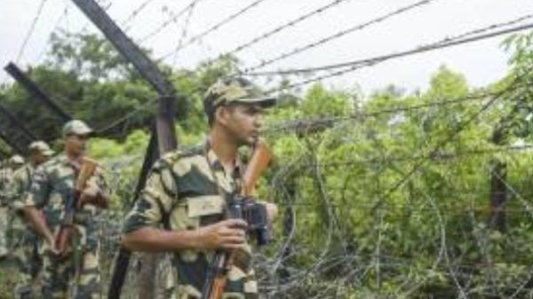 ভারত- বাংলাদেশ সীমান্তে অতিরিক্ত সদস্য মোতায়েন করেছে বিএসএফ - Banglar Mati