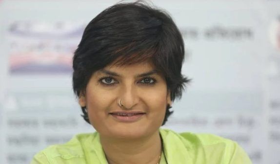 অসুস্থতা ও জামিন নেওয়া শর্তে মুন্নী সাহাকে পারিবারিক জিন্মায় ছাড়া হচ্ছে - Banglar Mati