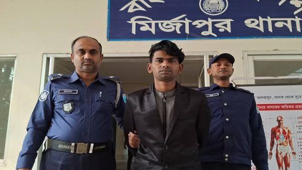 কোরআন শরিফ অবমাননার দায়ে এক যুবককে আটক - Banglar Mati