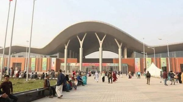 বাণিজ্য মেলার সময় বাড়াতে ব্যবসায়ীদের আবেদনে সাড়া মিলেনি - Banglar Mati