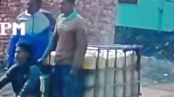 মনিরামপুরে জামায়াত নেতার মাছ লুট বিএনপি কর্মীর - Banglar Mati