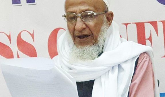 পাওনা টাকা না দিতে তাবলিগের এক মুরুব্বিকে রাজনৈতিক মামলা দিয়ে হয়রানির অভিযোগ - Banglar Mati