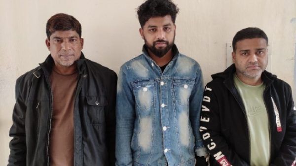 আল-হামরা শপিং সেন্টারের একটি স্বর্ণের দোকান থেকে চুরি হওয়ার স্বর্ণ উদ্ধার : আটক ৩ - Banglar Mati