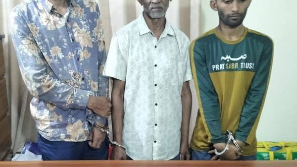 নগরীর মিরাবাজার থেকে ৩ ছিনতাইকারী আটক - Banglar Mati