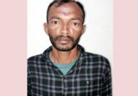 পুলিশের অভিযানে ৪৫ পিস ইয়াবাসহ মাদক ব্যবসায়ী আটক - Banglar Mati