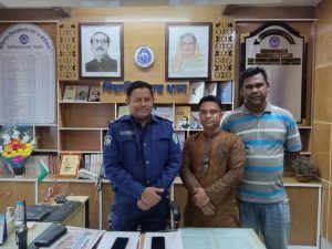 বিয়ানীবাজার থানায় ঘুরে বেড়ায় বিস্ফোরক মামলার আসামি! - Banglar Mati