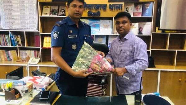 বিয়ানীবাজার থানায় ঘুরে বেড়ায় বিস্ফোরক মামলার আসামি! - Banglar Mati