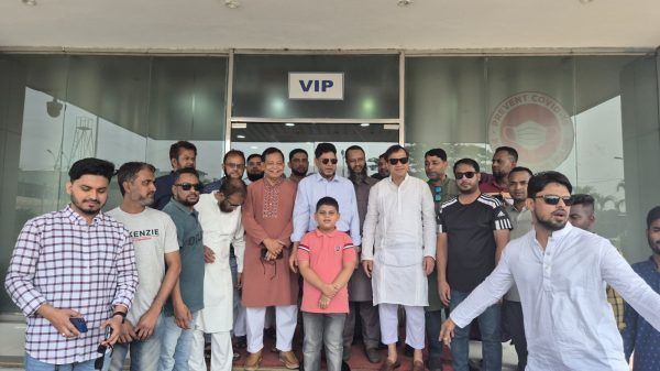 যুক্তরাষ্ট্র, যুক্তরাজ্য ও সংযৃুক্ত আরব আমিরাত সফর শেষে দেশে ফিরলেন-বদরুজ্জামান সেলিম - Banglar Mati