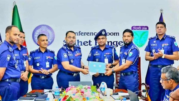 সিলেট রেঞ্জের শ্রেষ্ঠ অফিসার ইনচার্জ নির্বাচিত ওসি আমিনুল ইসলাম - Banglar Mati