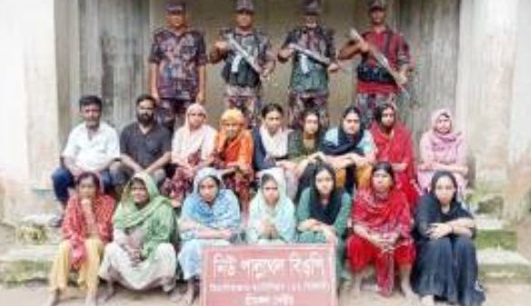 বড়লেখা পল্লখাল সীমান্ত দিয়ে আরো ১৬ জন অনুপ্রবেশকালে বিজিবির হাতে আটক - Banglar Mati