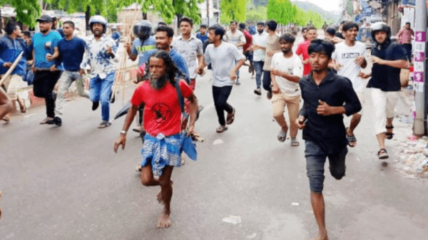 হবিগঞ্জে মাইকে ঘোষণা দিয়ে দুপক্ষের সংঘর্ষ, আহত ৪০ - Banglar Mati