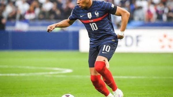 কিলিয়ান এমবাপ্পে নিজের পারফরম্যান্সে ইতিহাস গড়ে ফেলেছেন - Banglar Mati