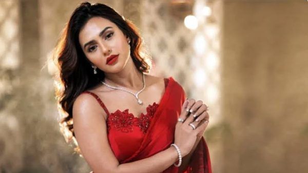 হযরত শাহজালাল আন্তর্জাতিক বিমানবন্দর থেকে নায়িকা নুসরাত ফারিয়াকে আটক - Banglar Mati