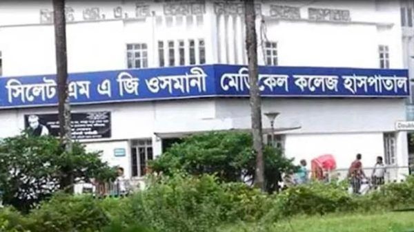 সিলেট ওসমানী মেডিকেলে অ্যাম্বুলেন্স সংকট, ভোগান্তি - Banglar Mati