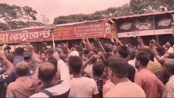 জাফলংয়ে বন পরিবেশ উপদেষ্টা রিজওয়ানার গাড়ী বহর অবরুদ্ধ - Banglar Mati