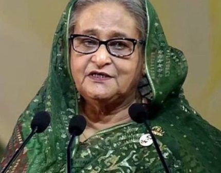 শেখ হাসিনা ও সাবেক স্বরাষ্ট্রমন্ত্রী আসাদুজ্জামান খান কামালকে আত্মসমর্পণের নির্দেশ - Banglar Mati