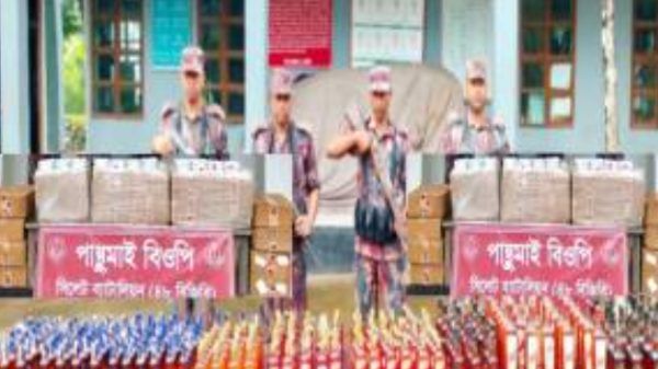 সিলেট ও সুনামগঞ্জে অভিযান কালে সাড়ে ৭ কোটি টাকার চোরাই মাল জব্দ - Banglar Mati