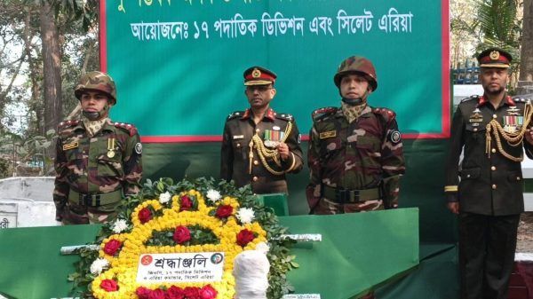 মুক্তিযুদ্ধের সর্বাধিনায়ক ওসমানী-এর ৪২তম মৃত্যুবার্ষিকীতে সেনাবাহিনীর শ্রদ্ধা নিবেদন - Banglar Mati