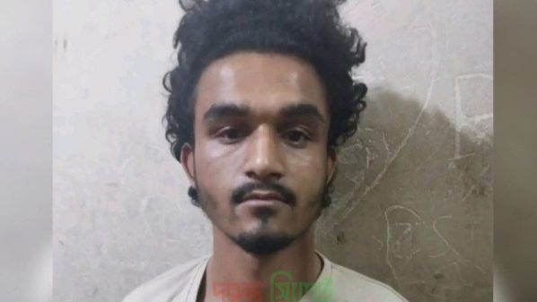 সিলেটে রেকার করা গাড়ি নিয়ে এক যুবক আটক - Banglar Mati