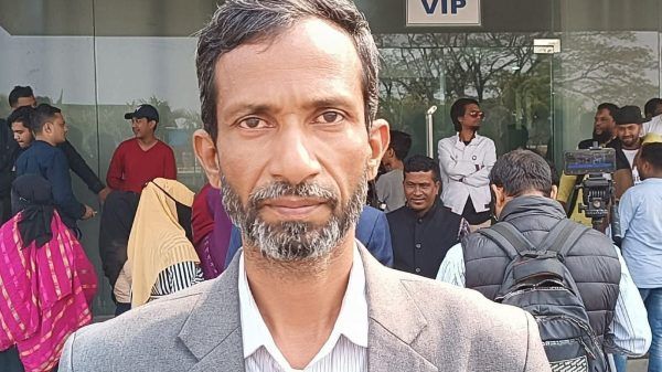 “সাংবাদিক জহুরুলের উপর মিথ্যা মামলা প্রত্যাহারের দাবী” ভুমিদস্যু জাকির চক্রের বিরুদ্ধে যত অভিযোগ - Banglar Mati