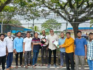 যুক্তরাজ্য প্রবাসী শামীম আহমদ ওসমানী বিমানবন্দরে বিভিন্ন মহলের ফুলেল শুভেচছায় সংবর্ধিত - Banglar Mati