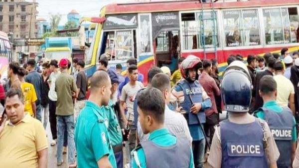 সিলেট কেন্দ্রীয় বাস টার্মিনালে সংঘর্ষের ঘটনায় আরেক জনের মৃত্যু - Banglar Mati